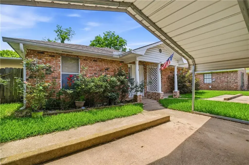 809 Brooks Bl A, Alexandria