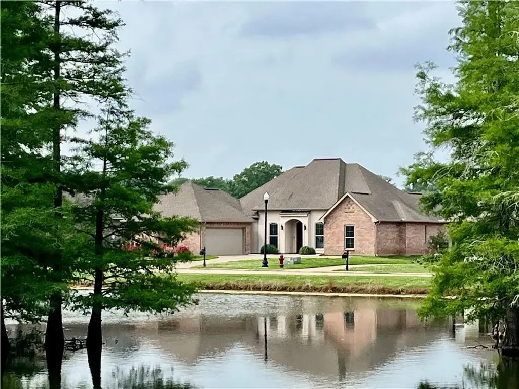 384 Lady Carolyn Cr , Woodworth