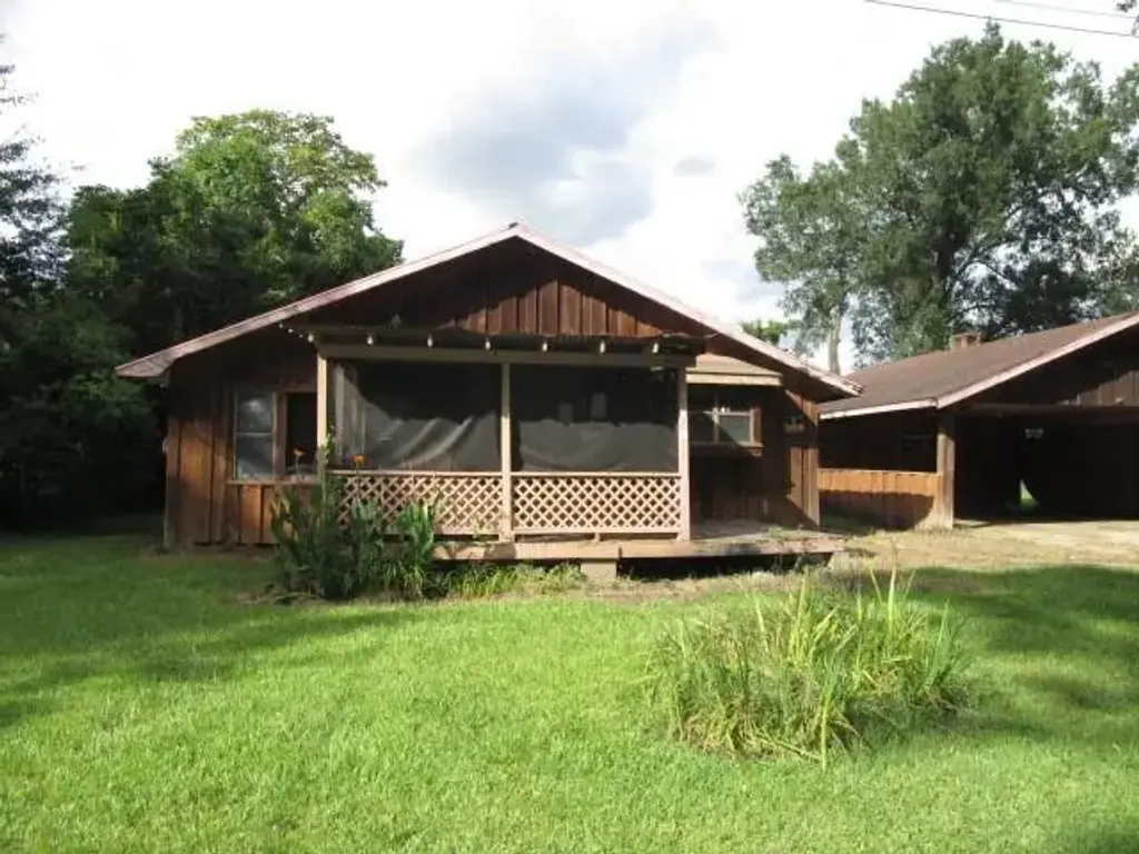 202 Dorothy St , Pineville