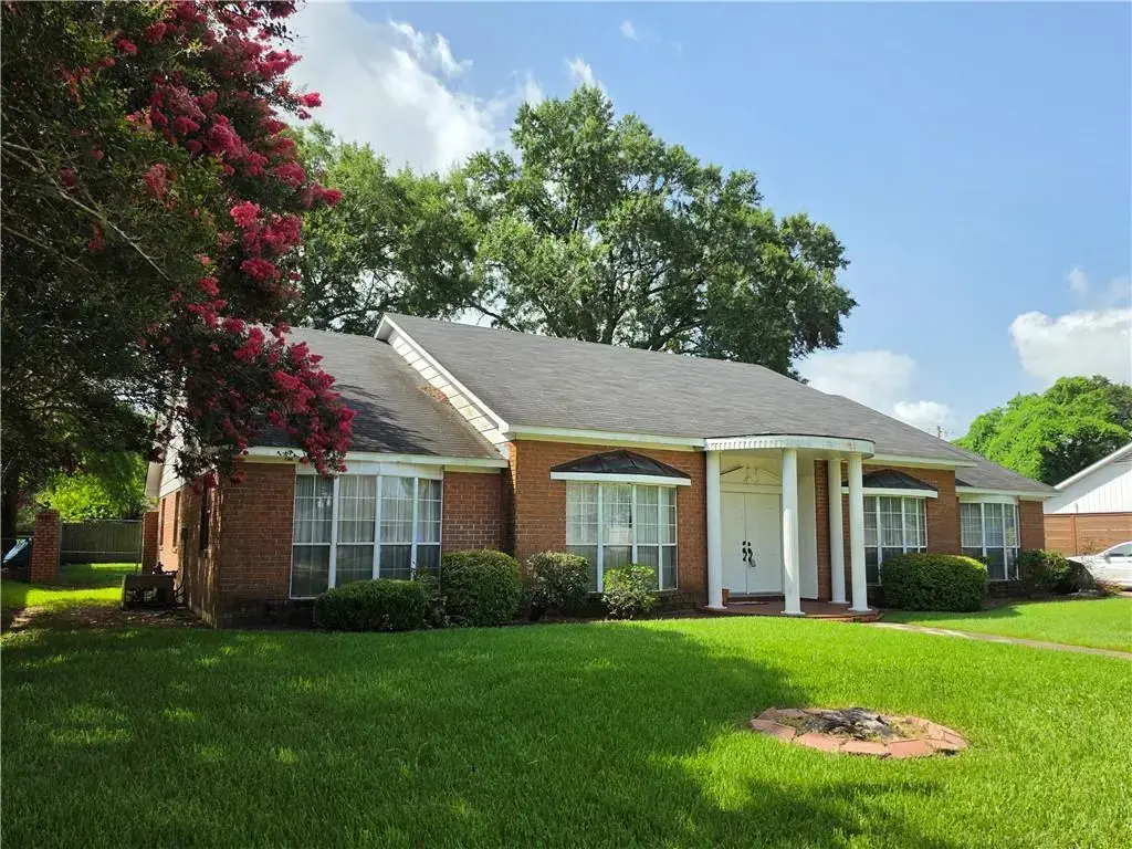 4109 Mayflower Bl , Alexandria