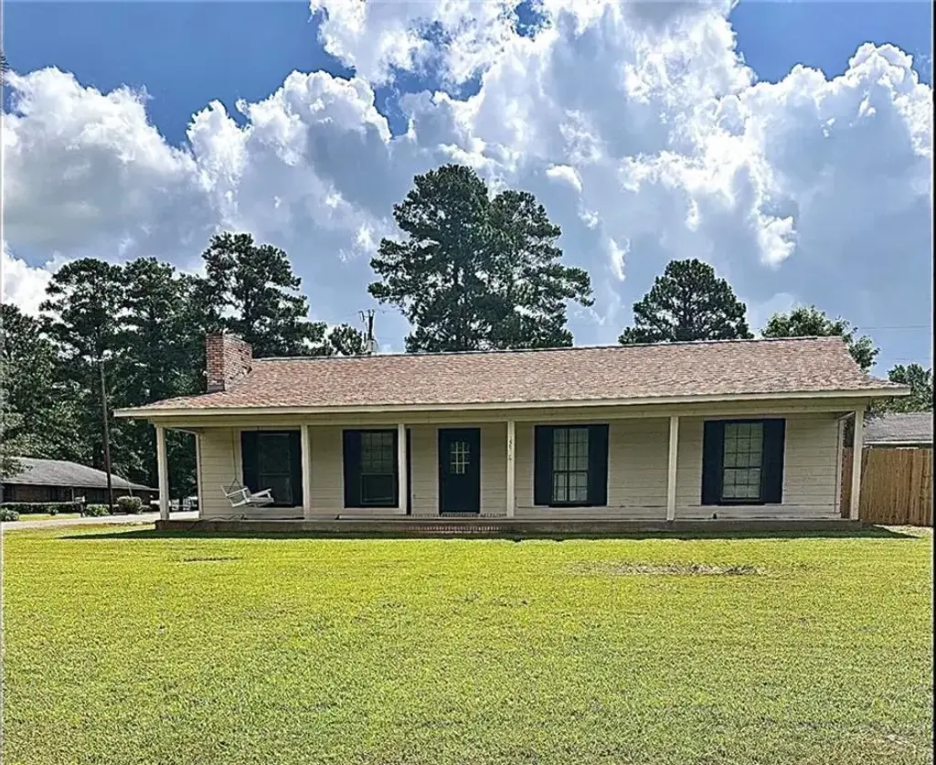 325 Lake Ridge Trail, Pineville