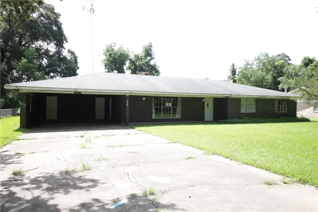 6231 Bouef Tr , Alexandria