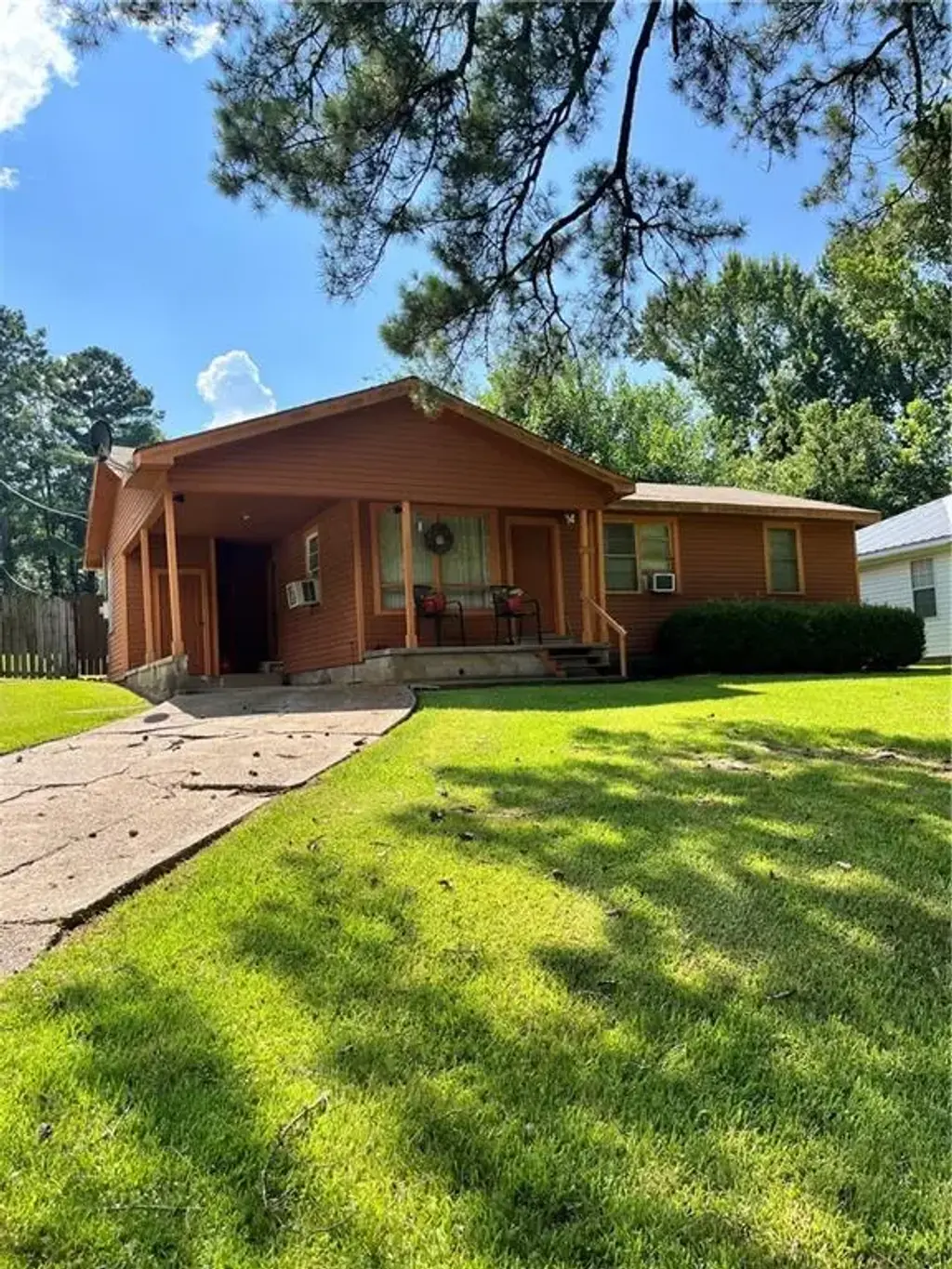 3001 Roberts Ct , Pineville