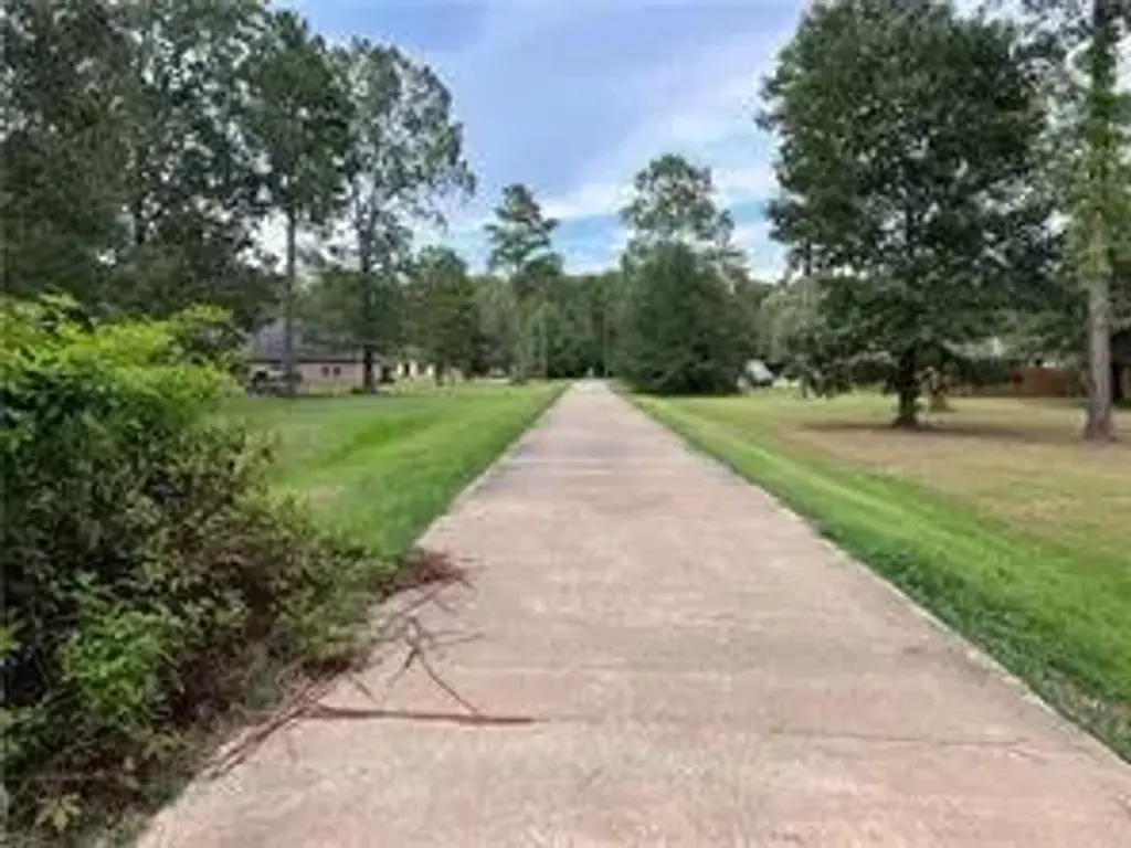 Dodd Dr , Deville