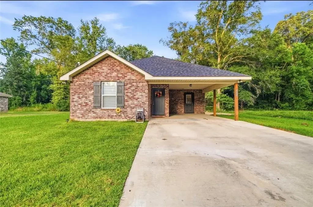 2565 Hickory Hill Rd , Pineville