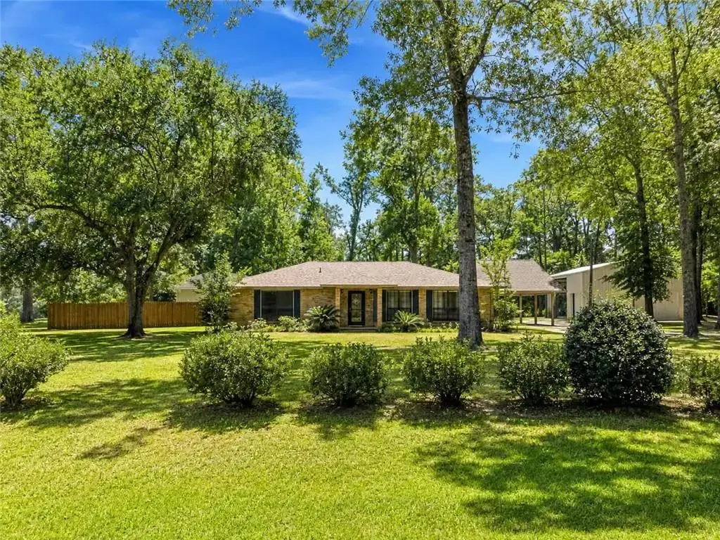 8850 Highway 1200, Boyce