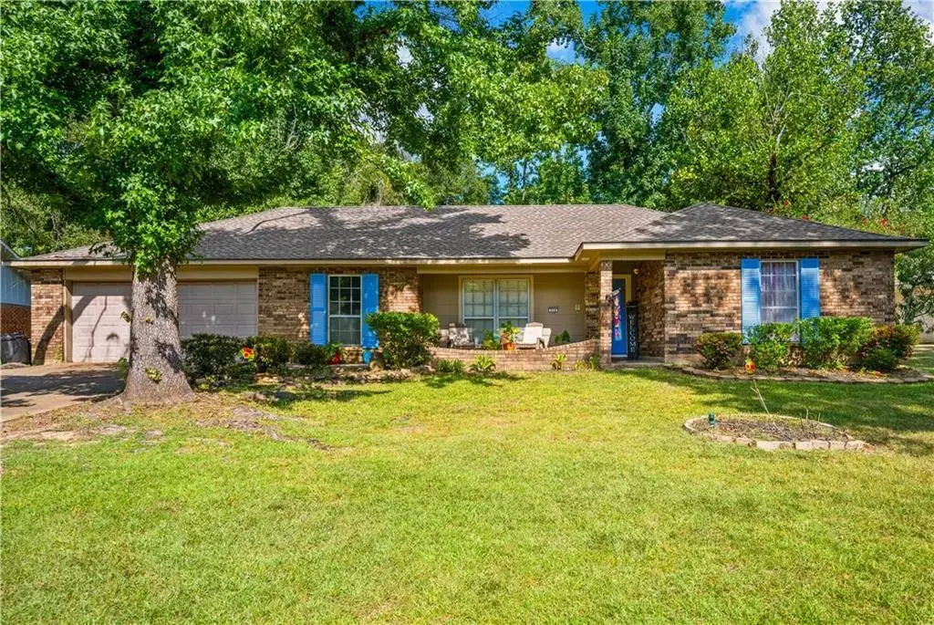 210 Fendler Pk , Pineville