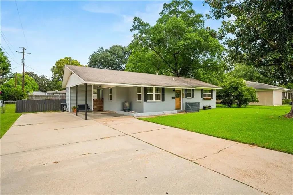 1515 Plantation Dr , Alexandria