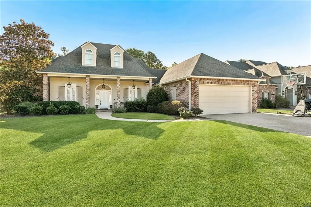 Photo of Listing #2568477