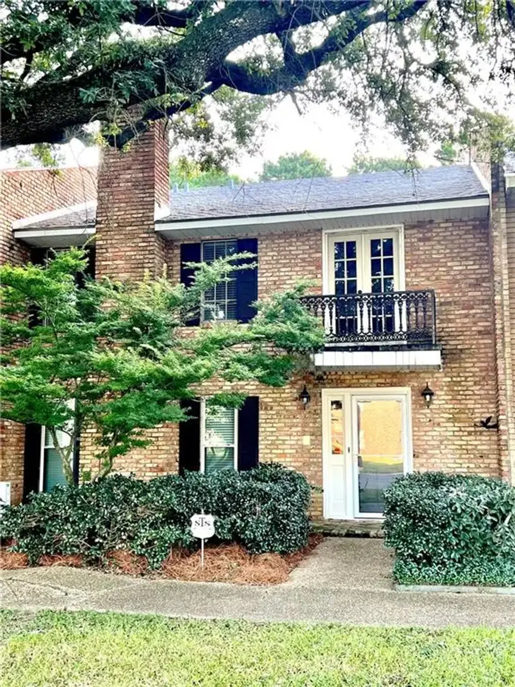 1257 Heyman Ln , Alexandria
