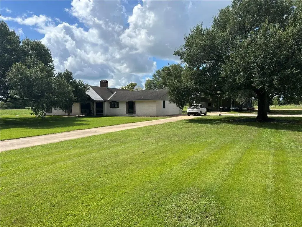 768 Lamourie Rd , Lecompte
