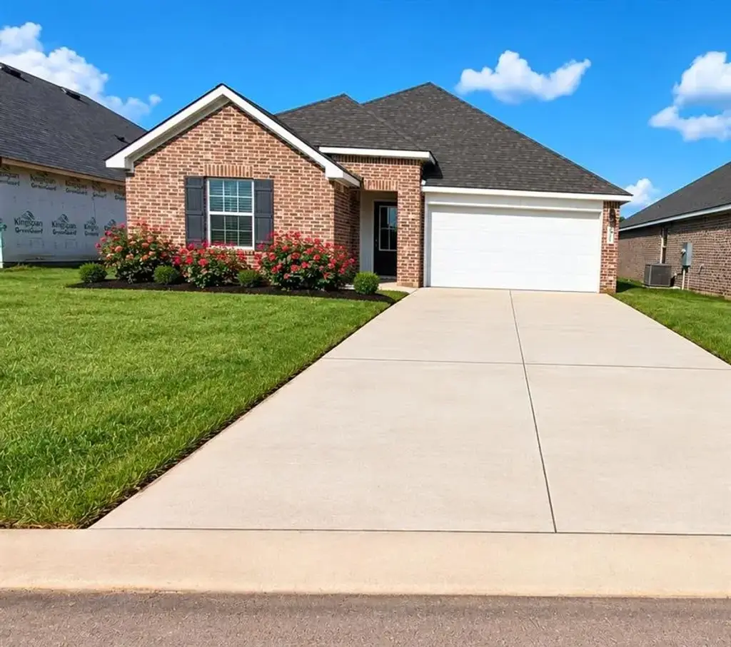 1416 Parkview Dr , Alexandria