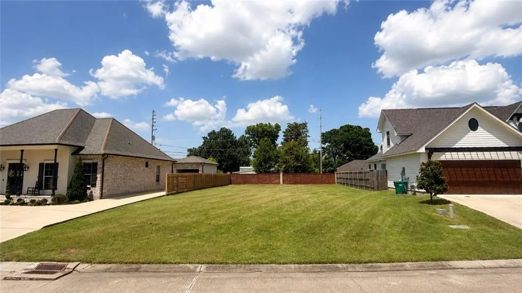 Photo of Listing #2572598