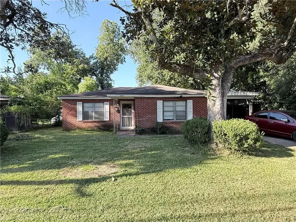 2023 Shannon Rd , Alexandria