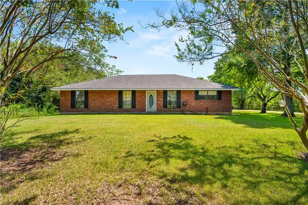 1050 Highway 3170, Alexandria