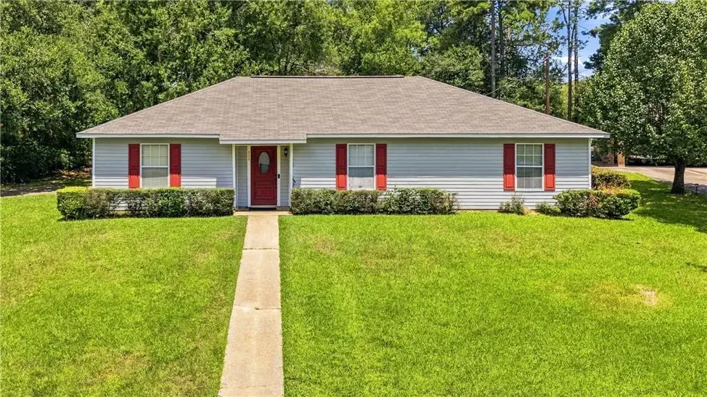 356 E Twin Oaks Dr E, Pineville