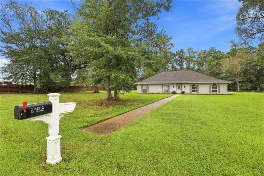Photo of Listing #2576056
