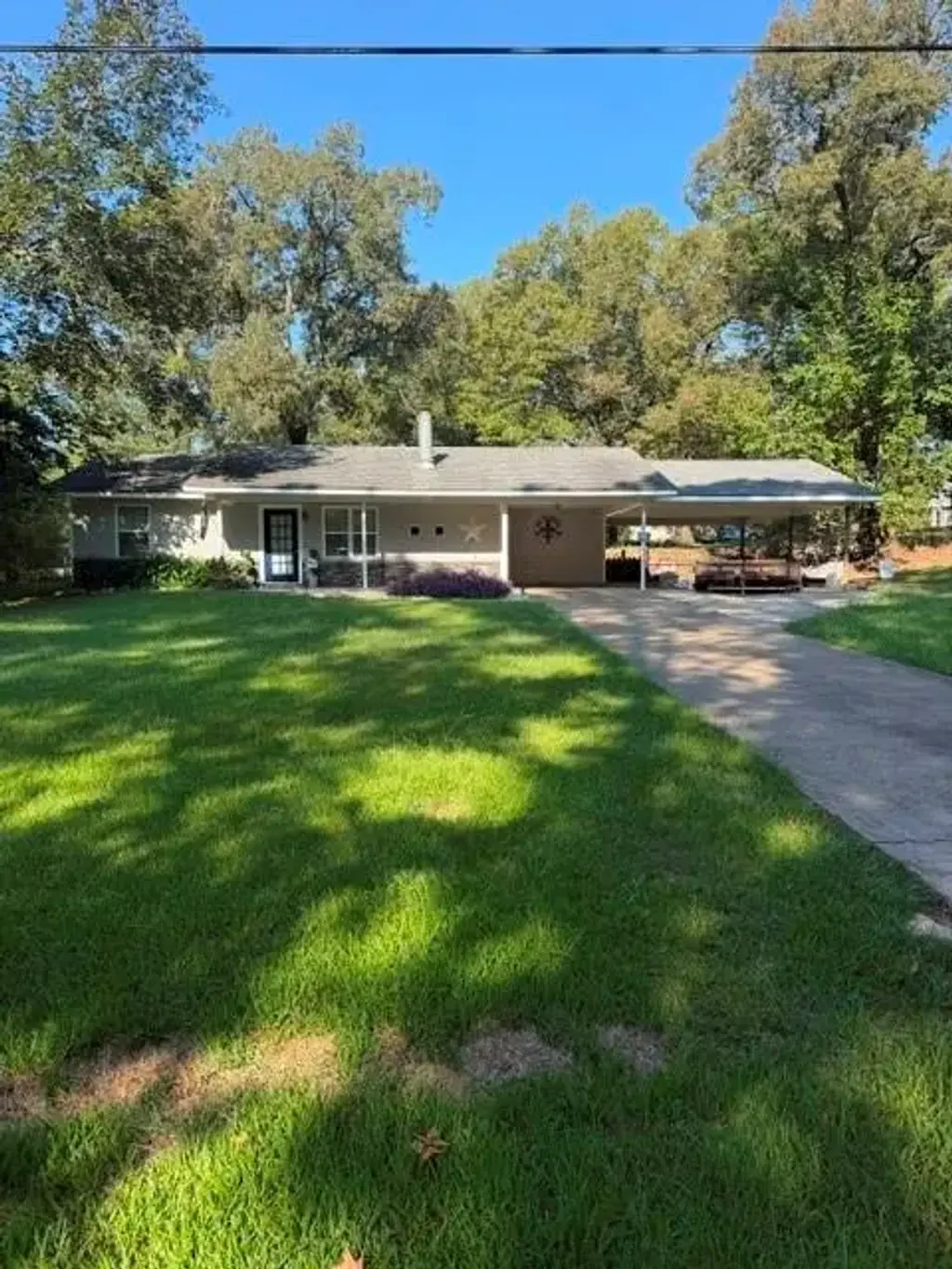 338 Flowers Rd , Pineville