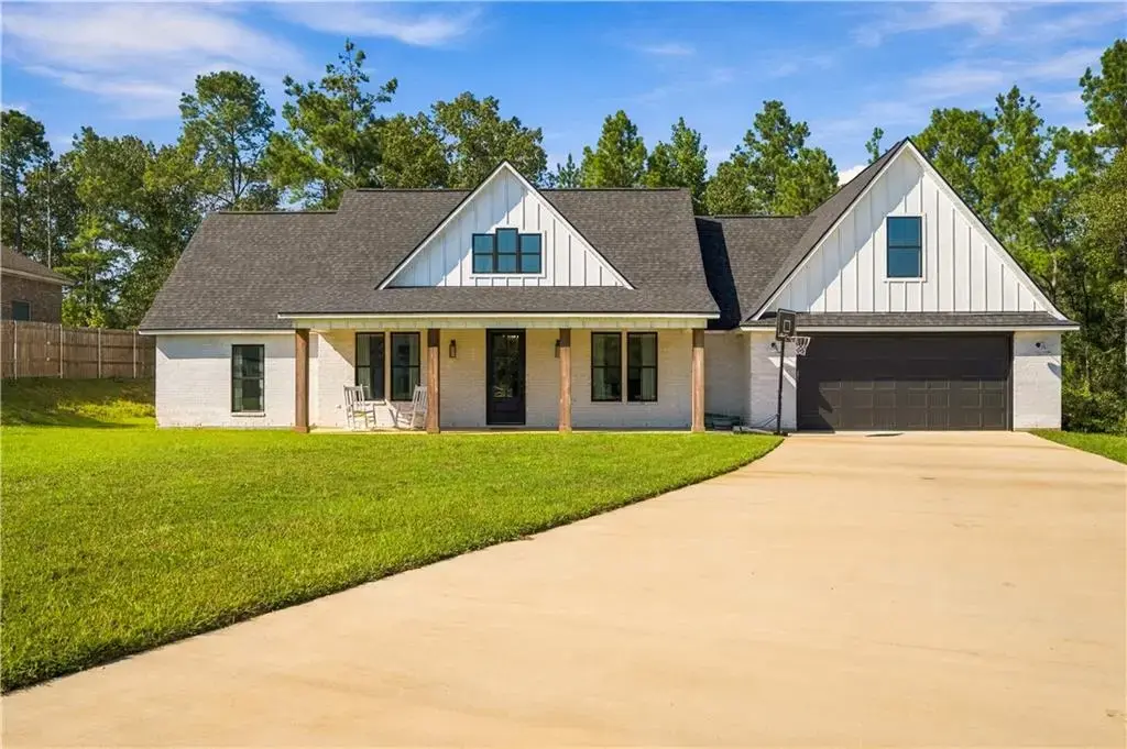 217 Hidden Pines Dr , Pineville
