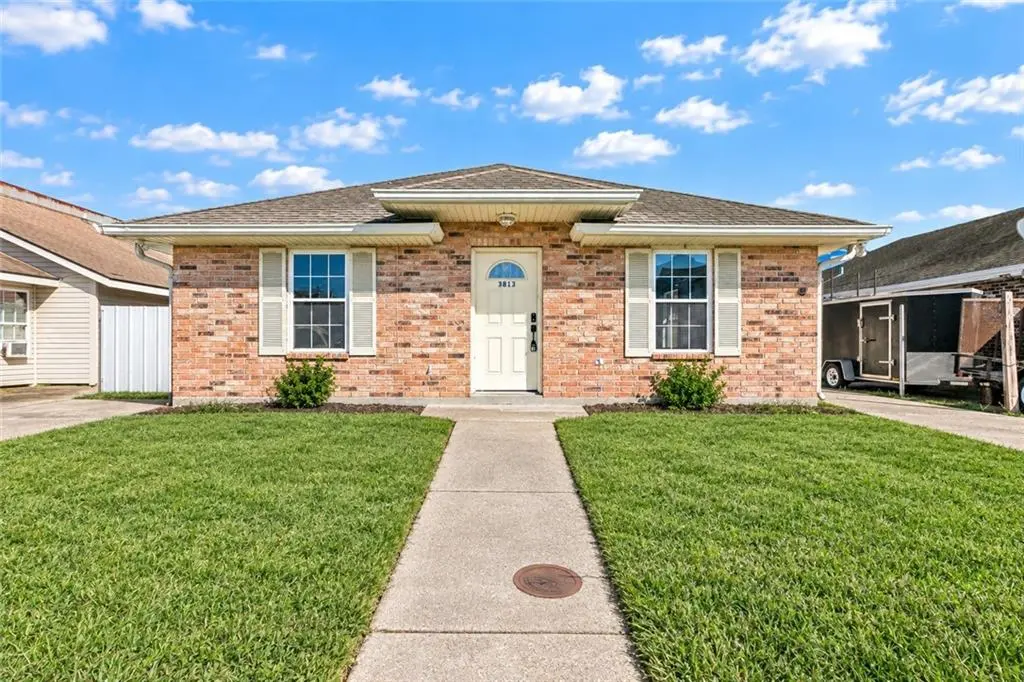 Photo of Listing #2577376