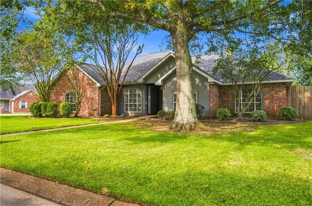 6214 Coty Dr , Alexandria
