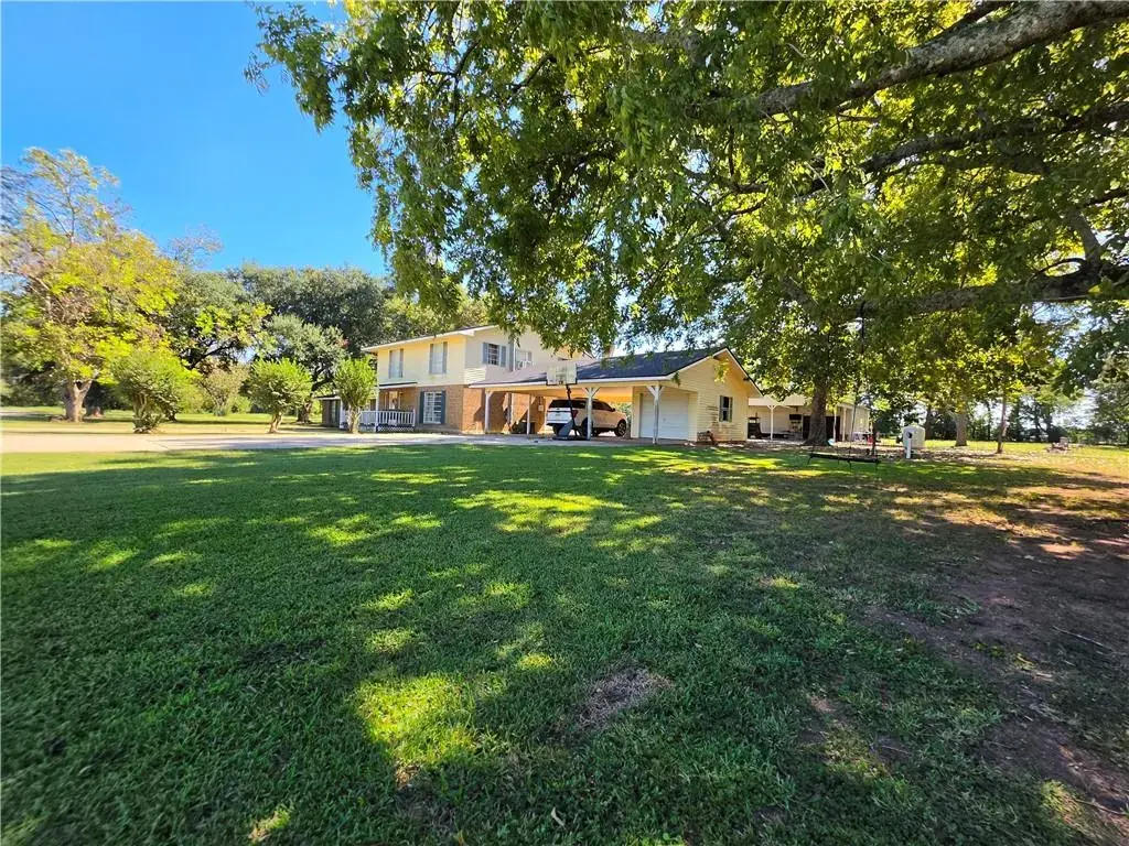 8236 Highway 71 S, Lecompte