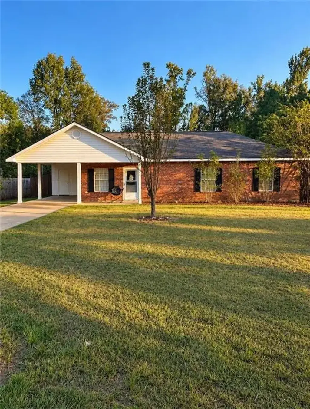 205 Spencer Dr , Pineville