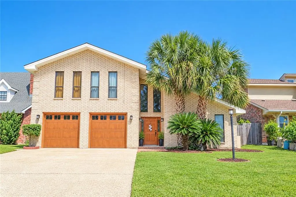 Photo of Listing #2577452