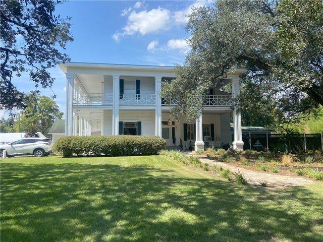 5800 England Drive, Alexandria