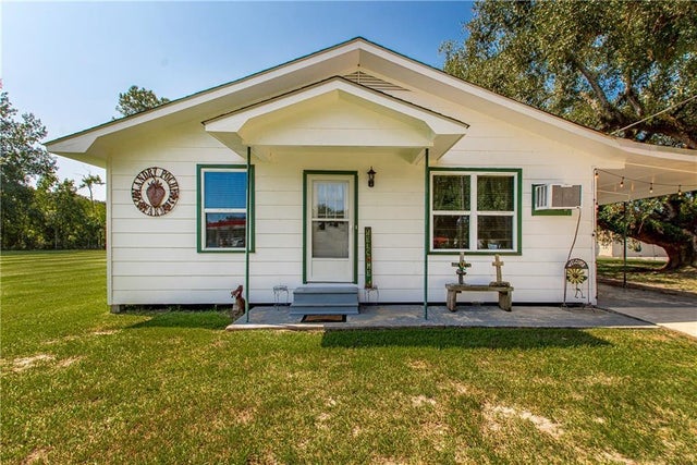 26820 La Highway 42 Hy, Holden