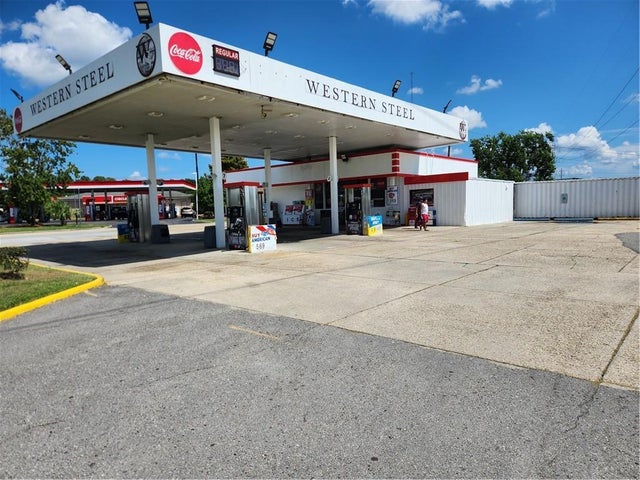 2060 Old Spanish Trail, Slidell