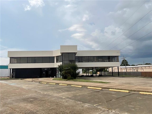 1104 Terry Pk, Gretna