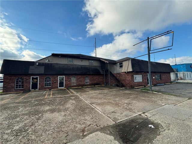 3640 Airline Drive, Metairie