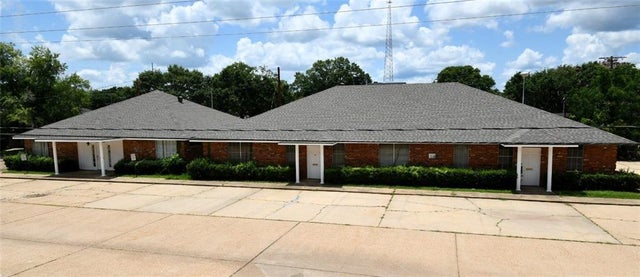 2021, 2023 A & B S Macarthur Drive, Alexandria