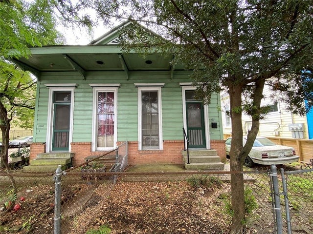 5200 Magazine Street, New Orleans