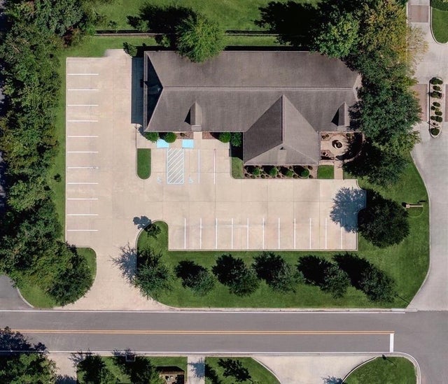 200 Caroline Court, Covington