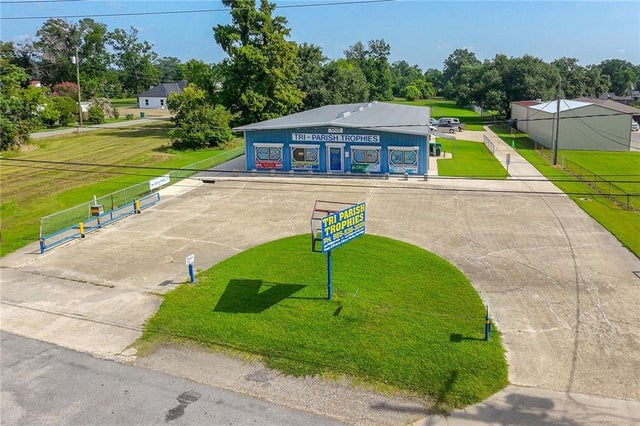 1200 Louisiana Highway 44 Hy, Reserve