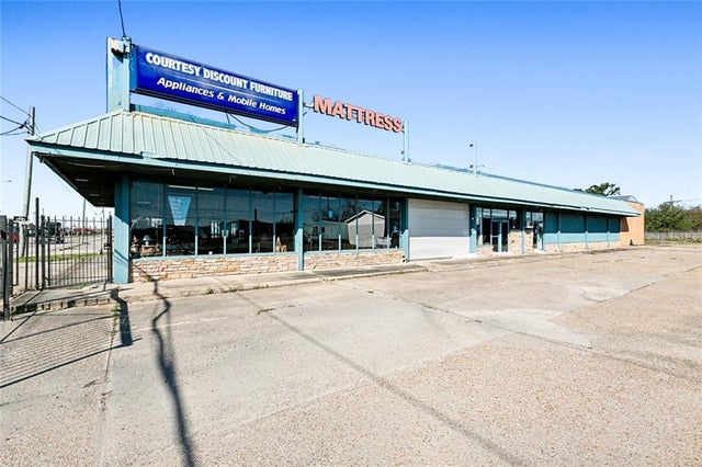 7777 W Saint Bernard Hy, Arabi