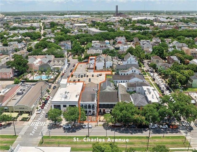 1608 Street Charles Av, New Orleans