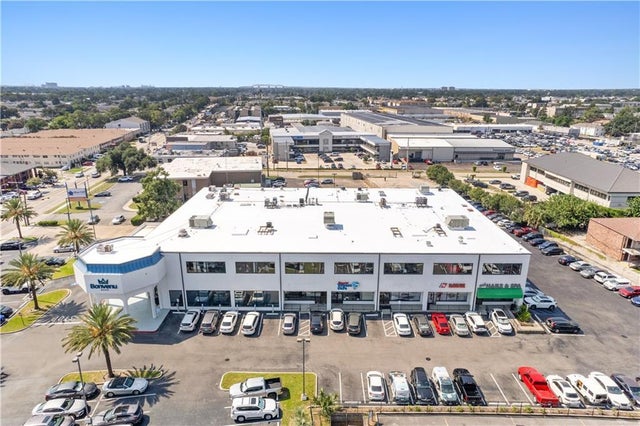 3908 Veterans Memorial Bl, Metairie