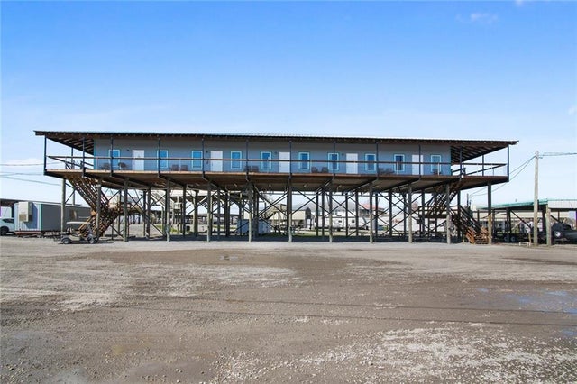 6205 Delacroix Hy, St Bernard