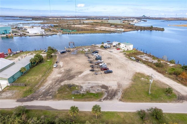 316 Marina Road, Chalmette