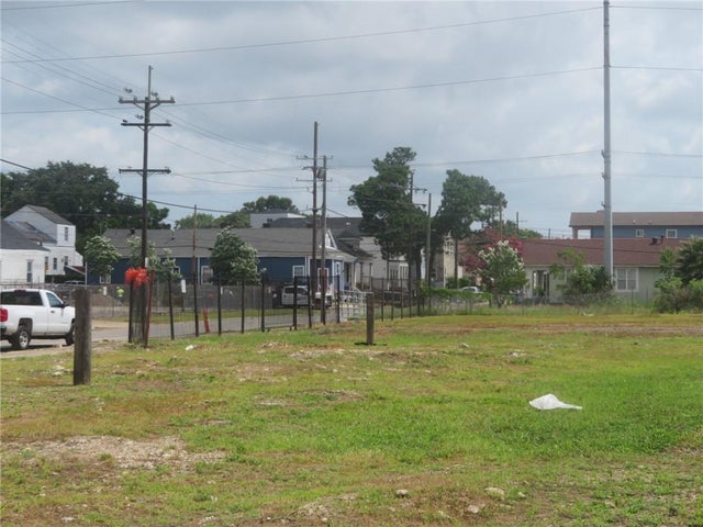 3125 Tulane Av, New Orleans