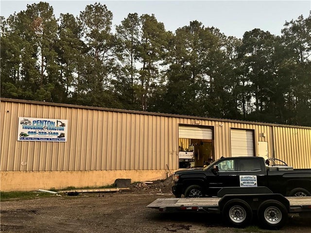 53656 W Fontana Road, Independence