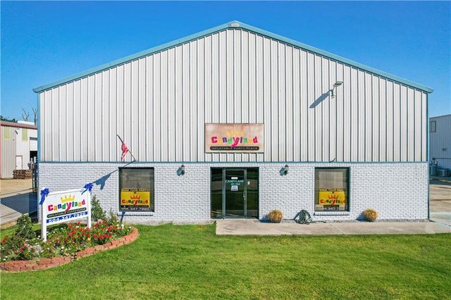 5224 Taravella Road, Marrero