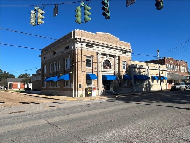 305 N Main Street, Marksville