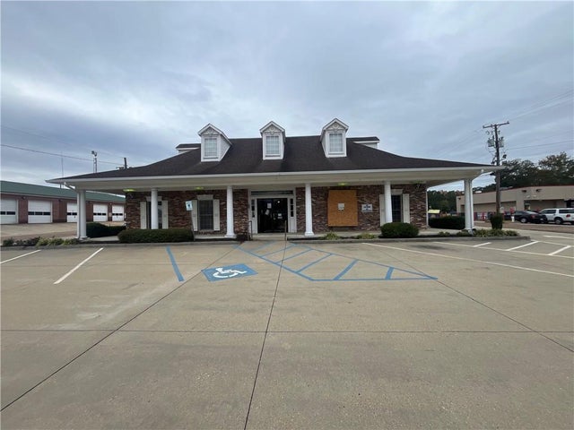 10065 Highway 79, Haynesville