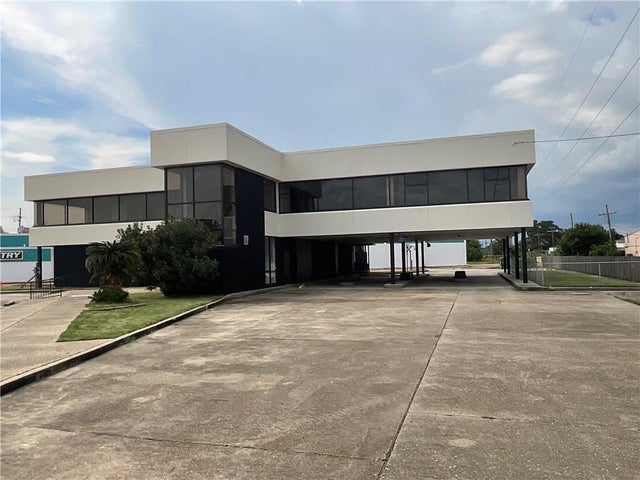 1104 Terry Pk, Gretna