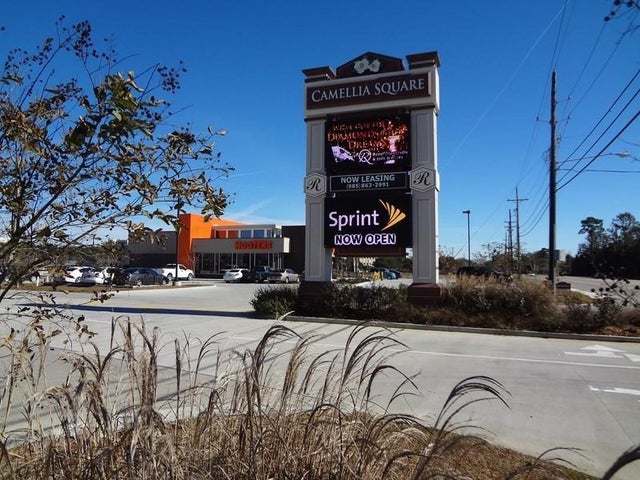 1736 E Gause Bl, Slidell