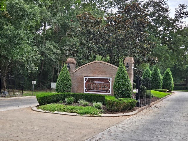 Highland Bluff Drive, Slidell